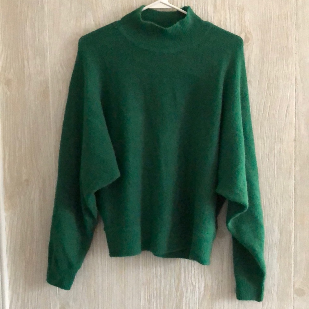 H&M Kelly Green Mock Neck Sweater - Picture 2 of 4